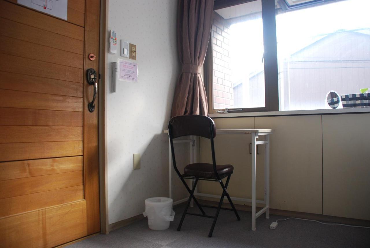 Tiny Guesthouse Umekoji 梅小路 Киото Екстериор снимка